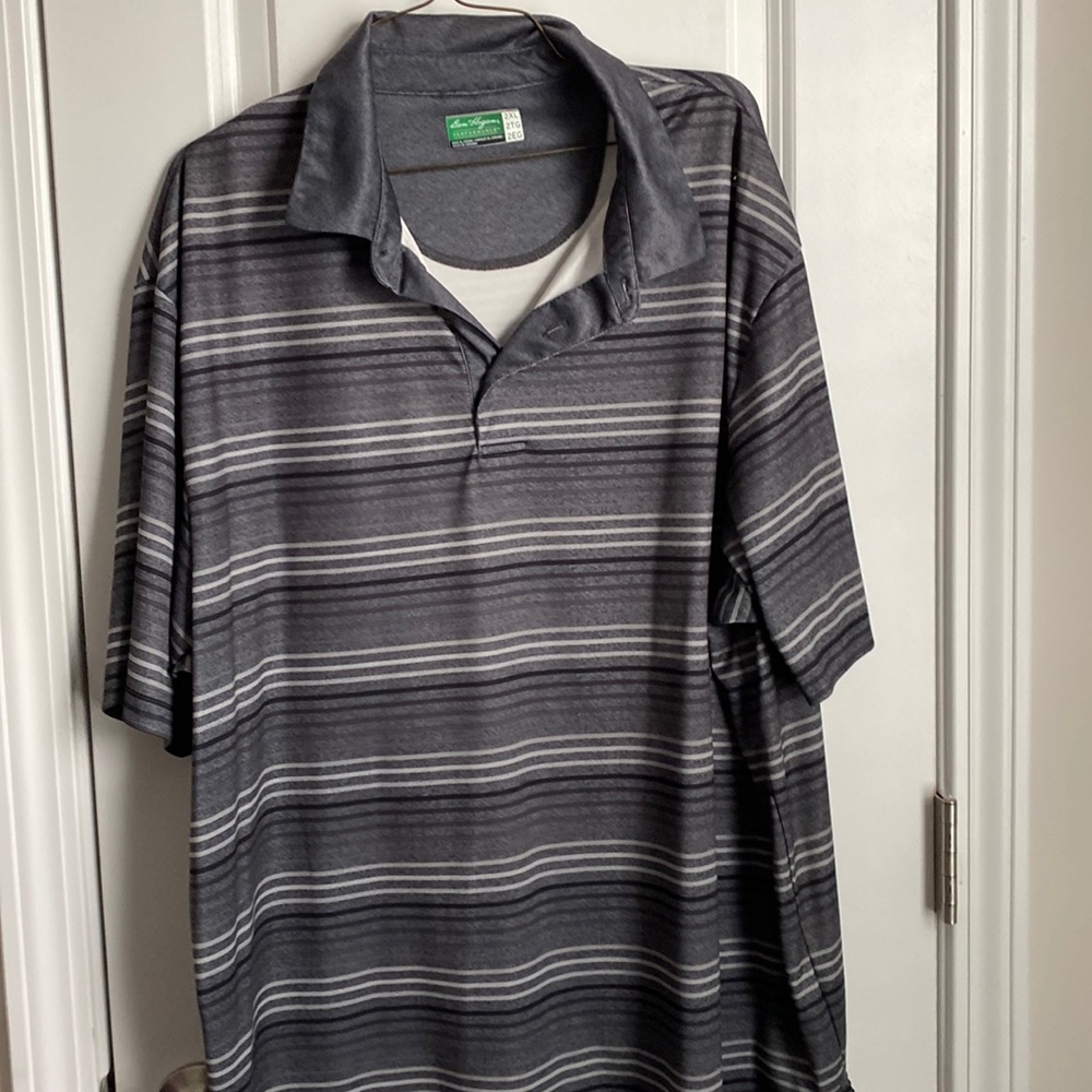 Men’s gray polo shirt